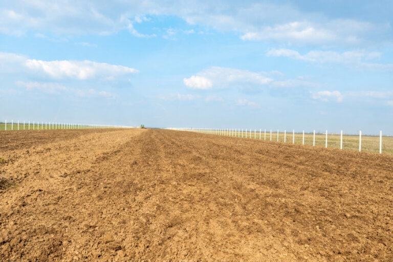 stalpi din beton precomprimat 210x7x8 cm